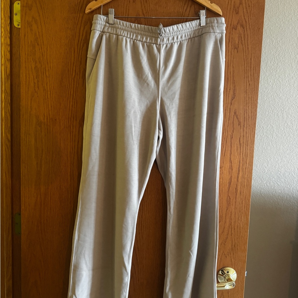 Lululemon Athletica Light Beige Softstreme Sweatpants